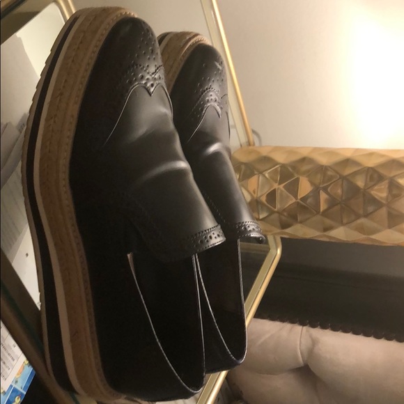 Shoes - Picture 1 of 4